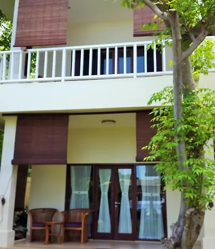 Casa De 3*